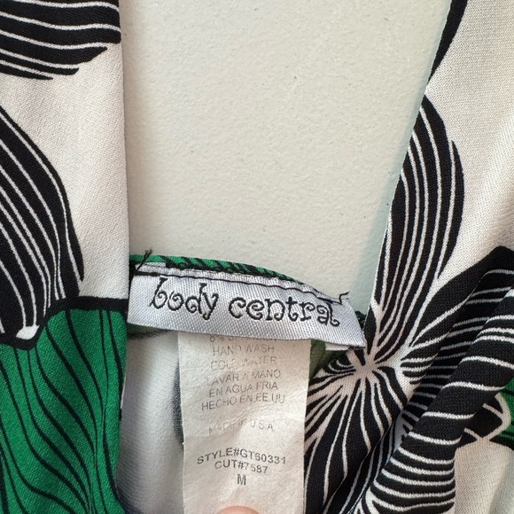 Body Central Green Floral Camisole - Picture 3 of 3